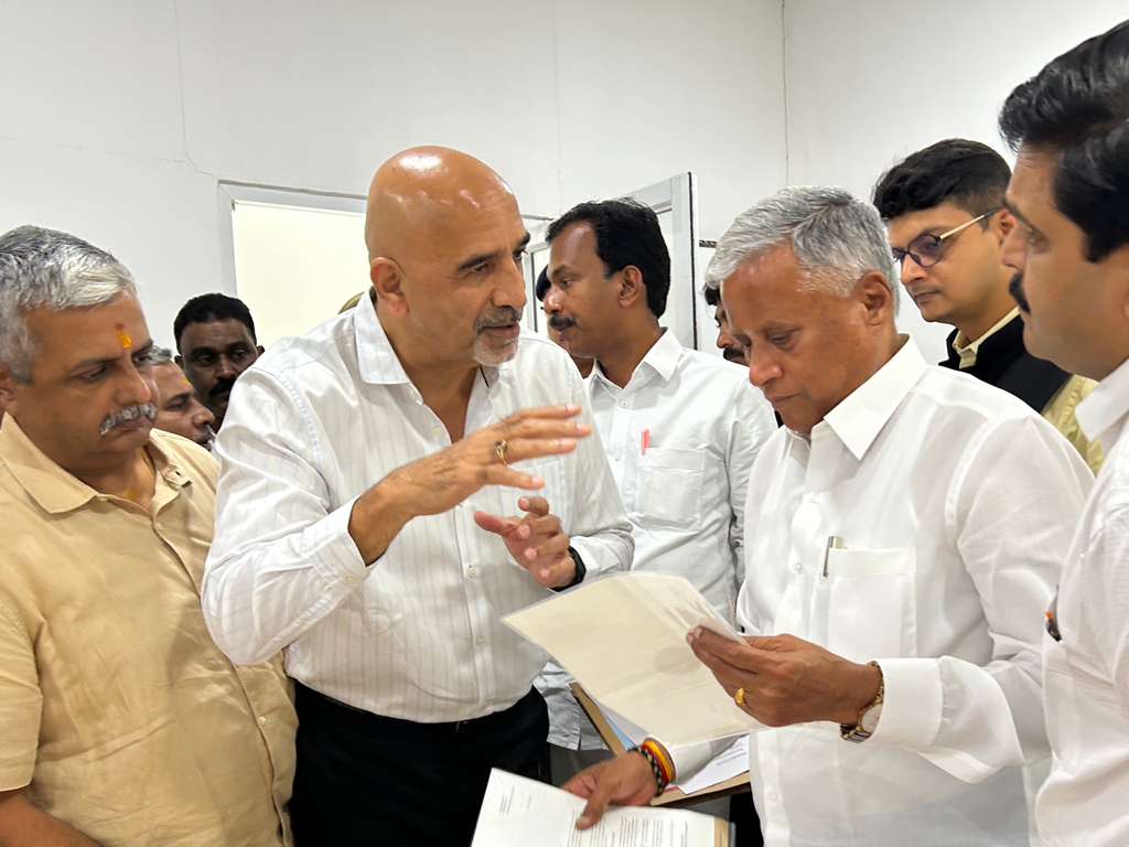 The Malabar Chamber delegation met Hon. Shri V. Somanna, Union Minister of State for Railways & Jal Shakti, to submit a detailed memorandum,held on 24th October 2025
